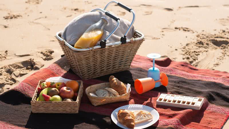 Armazenamento inadequado de alimentos em caixas térmicas pode comprometer as férias de verão - pch.vector │Freepik