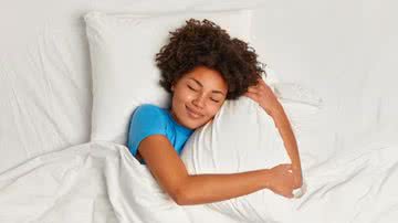 Ter boas noites de sono é fundamental para a saúde - Freepik/wayhomestudio