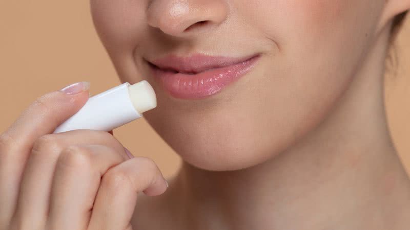 Manteiga de cacau labial não é uma aliada na hidratação; entenda os motivos - Reprodução/Freepik