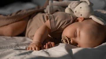 Fatores externos podem afetar a qualidade do sono dos bebês - Freepik
