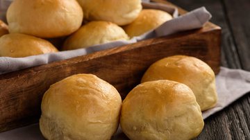 Pão de batata para o café da manhã de domingo. - Shutterstock