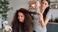 Cortes para cabelos cacheados e crespos realçam a beleza natural dos fios - gpointstudio | Shutterstock
