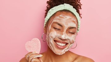 Alguns cuidados com a pele são necessários antes da maquiagem. - Shutterstock