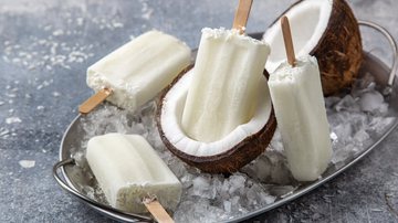Picolé de leite em pó com coco é uma das receitas práticas. - Imagem: Anna Shepulova | Shutterstock)