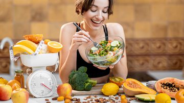 O principal objetivo da dieta detox é livrar o corpo das toxinas absorvidas pelo organismo no dia a dia - RossHelen | Shutterstock