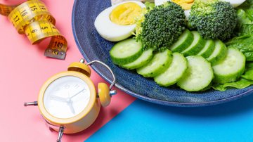 Jantar tarde causa ganho de peso; o que fazer - Shutterstock