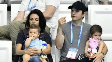 Asthon e Mia Kutcher com os dois filhos - Foto: Reprodução