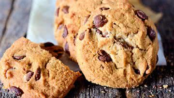 Fica igualzinho: Cookie com gotas de chocolate - Shutterstock