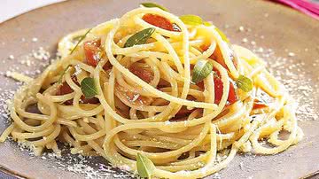 Receita de Espaguete com tomate-cereja e requeijão - Mauro Holanda