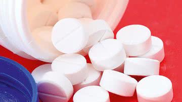 Efeitos colaterais dos remédios podem ser um risco para saúde - Shutterstock