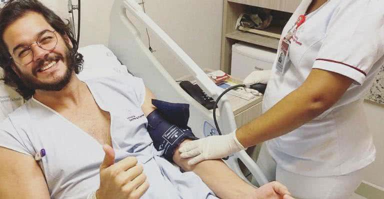 "Estou bem" diz Túlio Gadelha após ser diagnosticado com trombose - Reprodução/Instagram