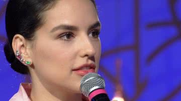 Kéfera Buchmann debate feminismo com convidado da plateia do programa - TV Globo
