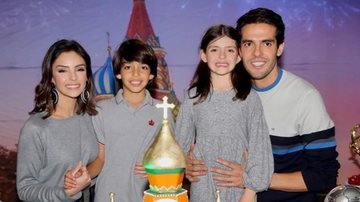 Carol Celico e Kaká com os filhos. - Reprodução/ Instagram