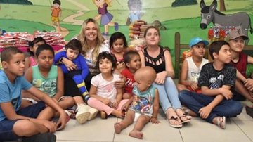 Carla Perez e as crianças do NACC - BrazilNews