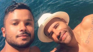 JR Figueiredo e Rodrigo Sant'Anna curtem a tarde na Barra da Tijuca. - Reprodução/ Instagram