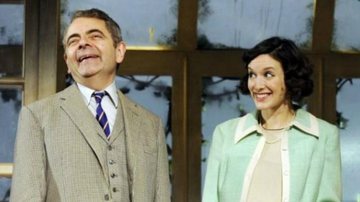 Rowan Atkinson e Louise Ford encenam peça em Londres - Divulgação