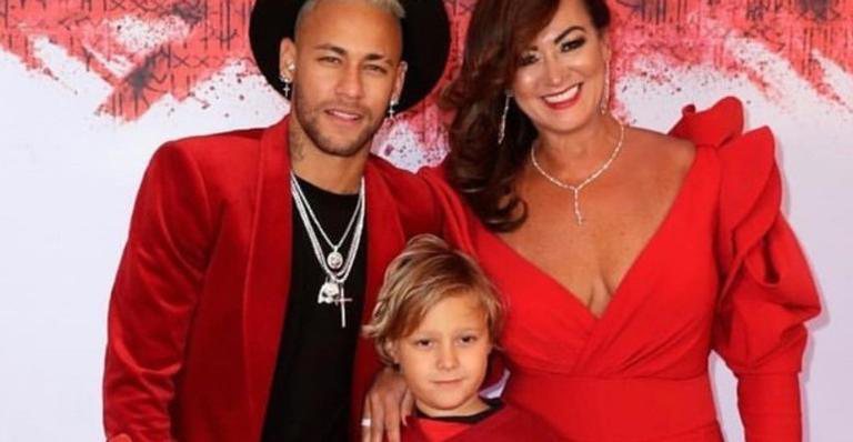 Neymar chegou na festa de seus 27 anos ao lado da mãe, Nadine Gonçalves, e do filho, Davi Lucca - Reprodução/Instagram
