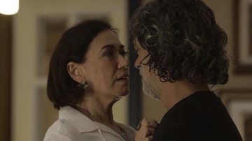 A empresária decide se entregar a Murilo - Reprodução/Tv Globo