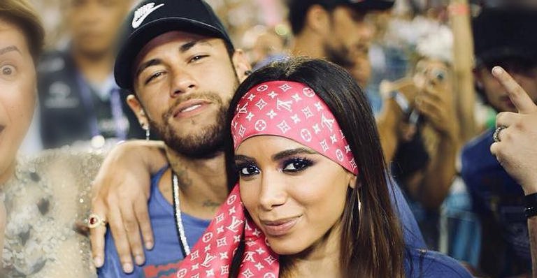 Neymar Jr. e Anitta curtiram um camarote na Sapucaí juntos - Reprodução/Instagram