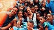 Marina Ruy Barbosa e Xandinho Negrão passam tarde ao lado de crianças carentes em projeto social - Reprodução/Instagram