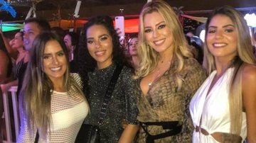 Carol Peixinho, Elana, Isabella e Hariany curtem festa no Leblon. - Reprodução/ Instagram