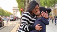 Gracyanne e Belo trocam beijo na França - Reprodução/Instagram
