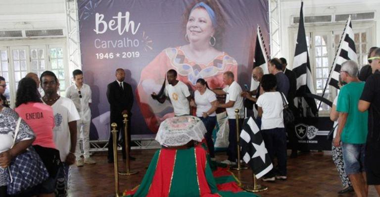 Beth Carvalho é velada no salão nobre do clube Botafogo de Futebol e Regatas - Marcos Ferreira/Brazil News