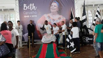 Beth Carvalho é velada no salão nobre do clube Botafogo de Futebol e Regatas - Marcos Ferreira/Brazil News