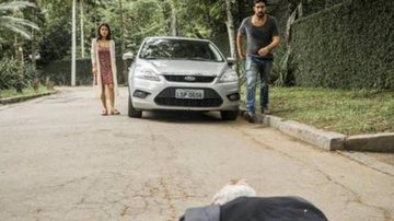 Laila e Jamil encontram Aziz após sofrer atentado - Divulgação/TV Globo