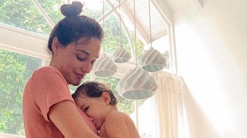 Débora Nascimento encanta fãs ao postar foto da filha - Reprodução/Instagram