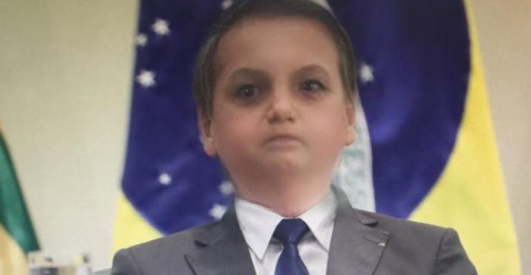 Jair Bolsonaro virou criança em filtro do Snapchat. - Reprodução/ Instagram