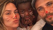 Giovanna Ewbank ao lado de Títi e Bruno Gagliasso. - Reprodução/ Instagram