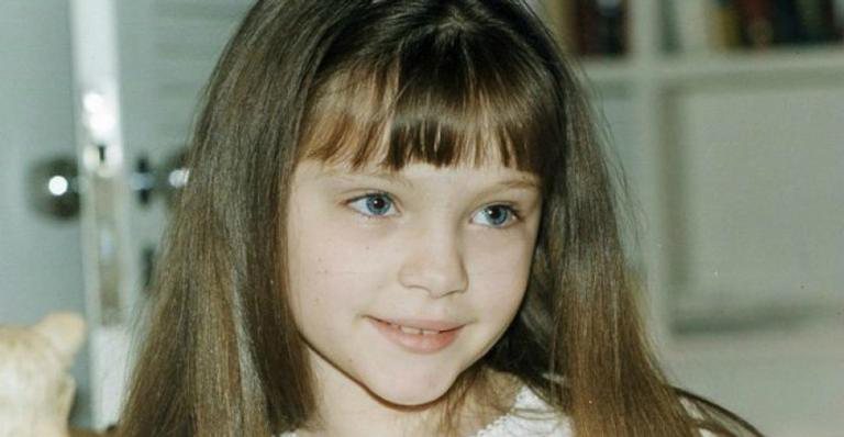 Cecília Dassi tinha apenas 6 anos de idade quando estreou como atriz na novela 'Por Amor'. - TV Globo