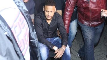 Neymar presta depoimento em delegacia do Rio de Janeiro (RJ) - Thyago Andrade/Brazil News