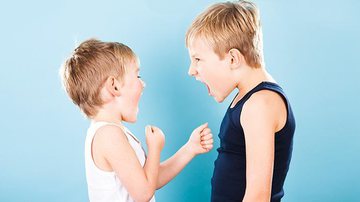 Durante uma briga entre os filhos, jamais tome partido de alguém - Banco de Imagem/Shutterstock