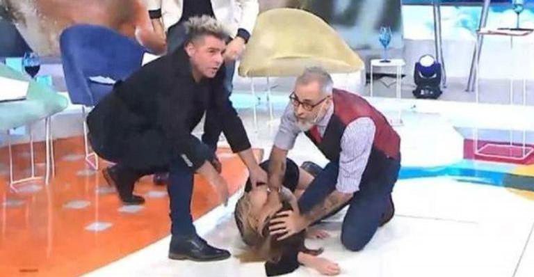 Cantora Daniela Pérez desmaiou durante o programa argentino  'Intrusos' - Reprodução