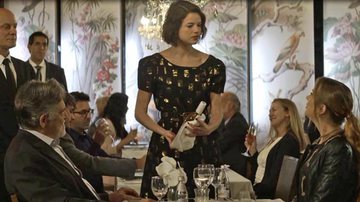 Josiane arrumou confusão no restaurante onde trabalhava - TV Globo