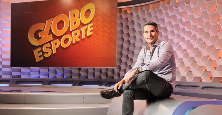 O apresentador ficava no comando do Globo Esporte - Globo/Ramon Vasconcellos