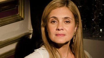Adriana Esteves está escalada para a próxima novela das 21h, Amor de Mãe, onde interpretará Thelma - Rede Globo / Raphael Dias