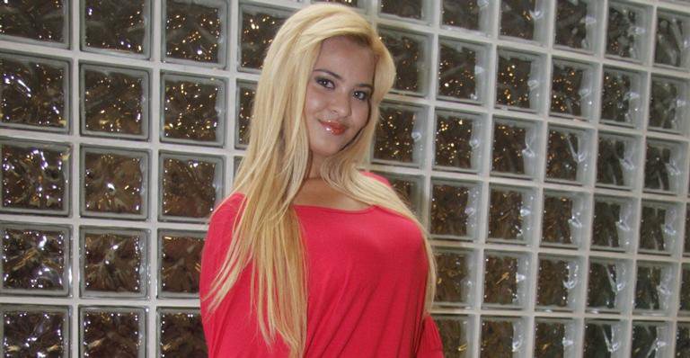 Geisy Arruda discute com seguidora que a chamou de prostituta - Crédito: TV Globo / Isac Luz