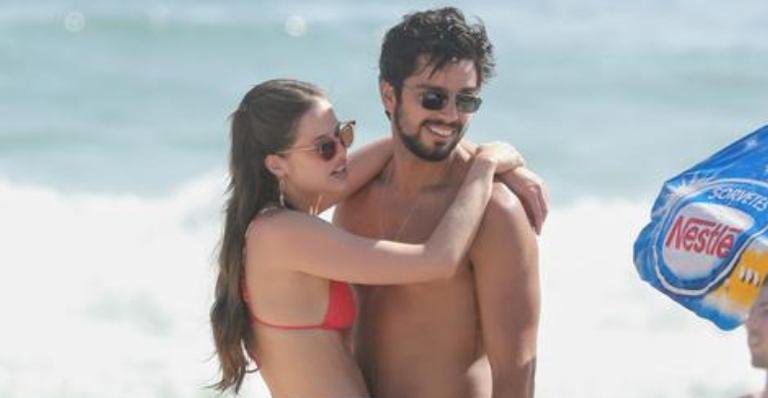 Agatha Moreira são flagrados juntos em praia - Dilson Silva/AgNews