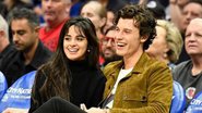 Camila Cabello e Shawn Mendes estão juntos há alguns meses - Allen Berezovsky/Getty Images