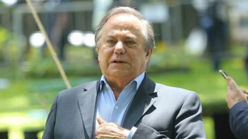 Ronnie Von se emocionou ao se despedir de Gugu Liberato - Amauri Nehn/Brazil News