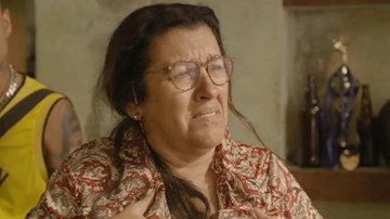 Regina Casé está no ar em 'Amor de Mãe' - TV Globo