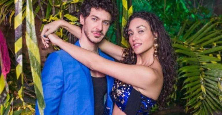 Luiz Peres e a atriz Débora Nascimento - Apocalipse Tropical/ Facebook