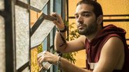 Humberto Carrão dá vida ao misterioso Sandro em 'Amor de Mãe' - TV Globo