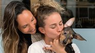 Laryssa Ayres e Maria Maya cuidam de seu pet com a pata quebrada - Instagram/ @barto_dogstyle
