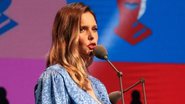 Fernanda Lima confunde fãs ao surgir com teste de gravidez - Lucas Ramos / AgNews