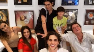 Fábio Junior posa com os cinco filhos e surpreende - Instagram