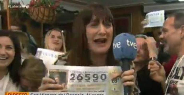 Repórter pede demissão após ganhar na loteria - Reprodução